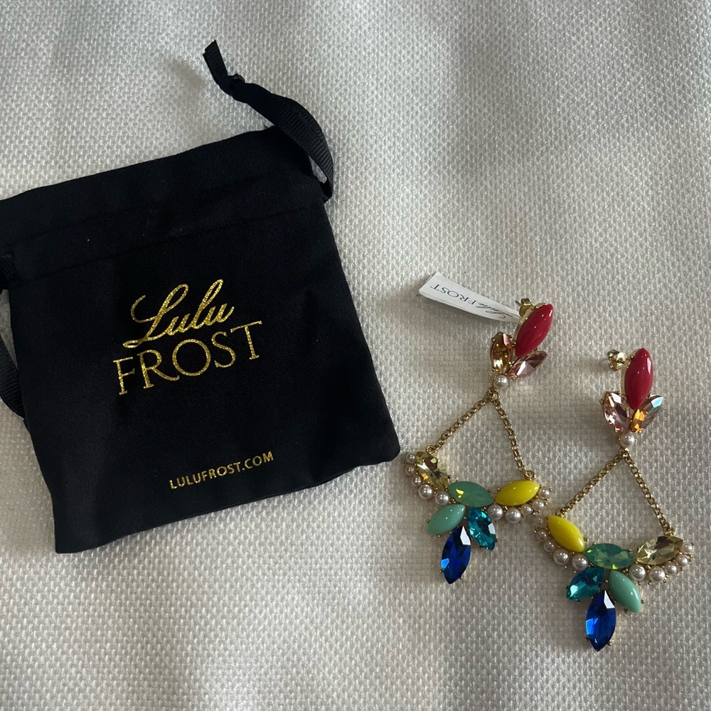 NWT Lulu Frost Earrings Crystal Rainbow Colors
Chandelier Dangling Drop